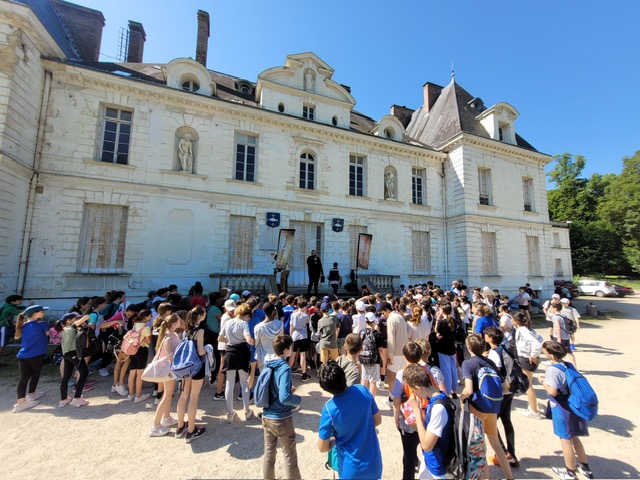Escape Game Notre-Dame de Poissy Organisation d'un escape game Monkey Kwest à Notre-Dame de Poissy.