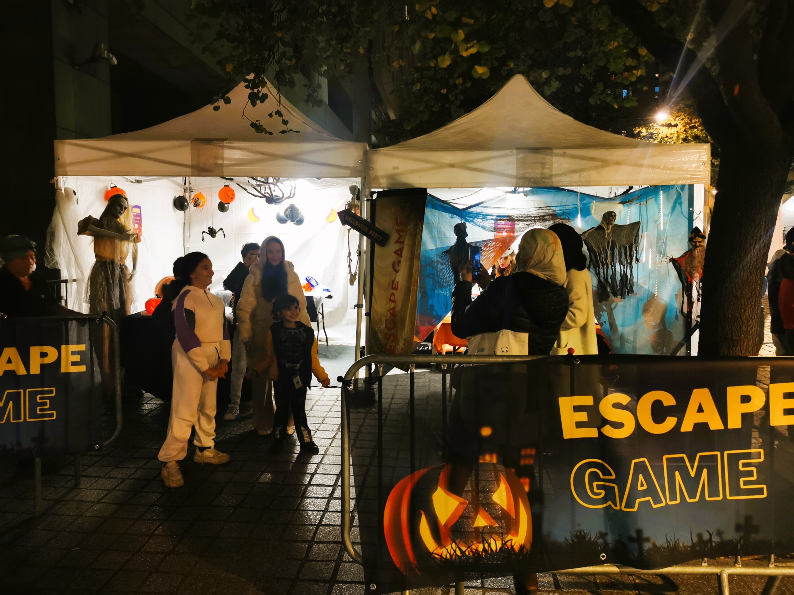 Stand Monkey Kwest Halloween